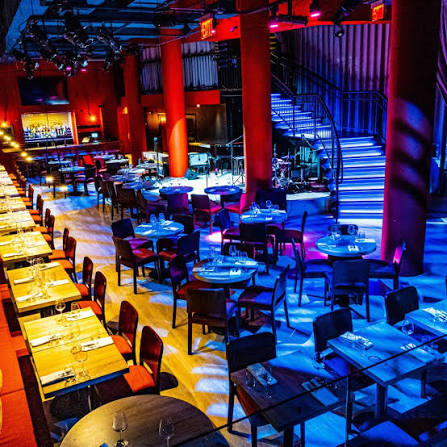 Chelsea Table & Stage